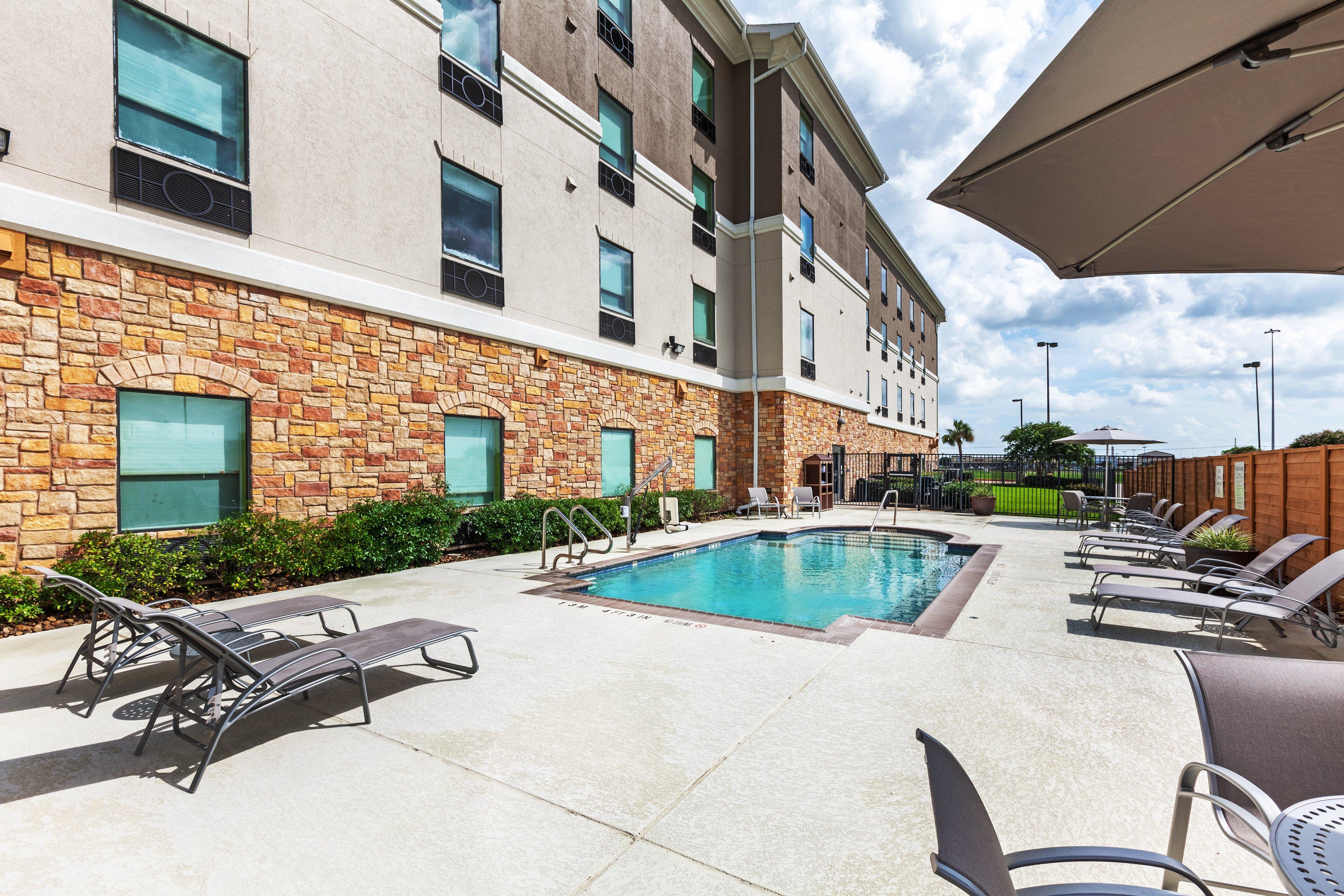 Holiday Inn Express Hotel & Suites Port Arthur, An Ihg Hotel Exterior photo